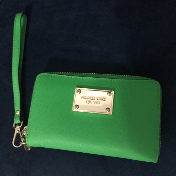 Michael Kors Wristlet - Picture 1 of 5